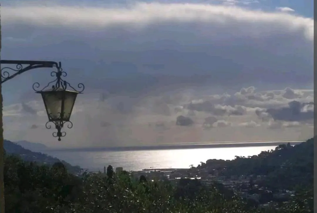Una Yurta Fra Gli Ulivi E Il Mare Rapallo